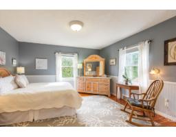 1196 Habgood Street, White Rock, BC V4B4W9 Photo 17