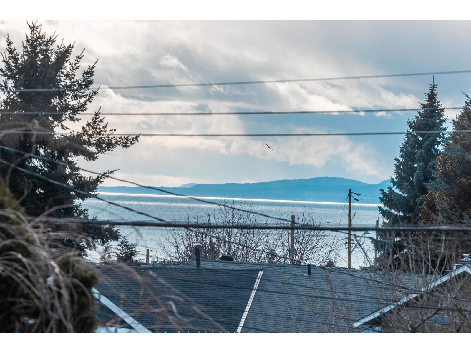 1196 HABGOOD STREET, White Rock
