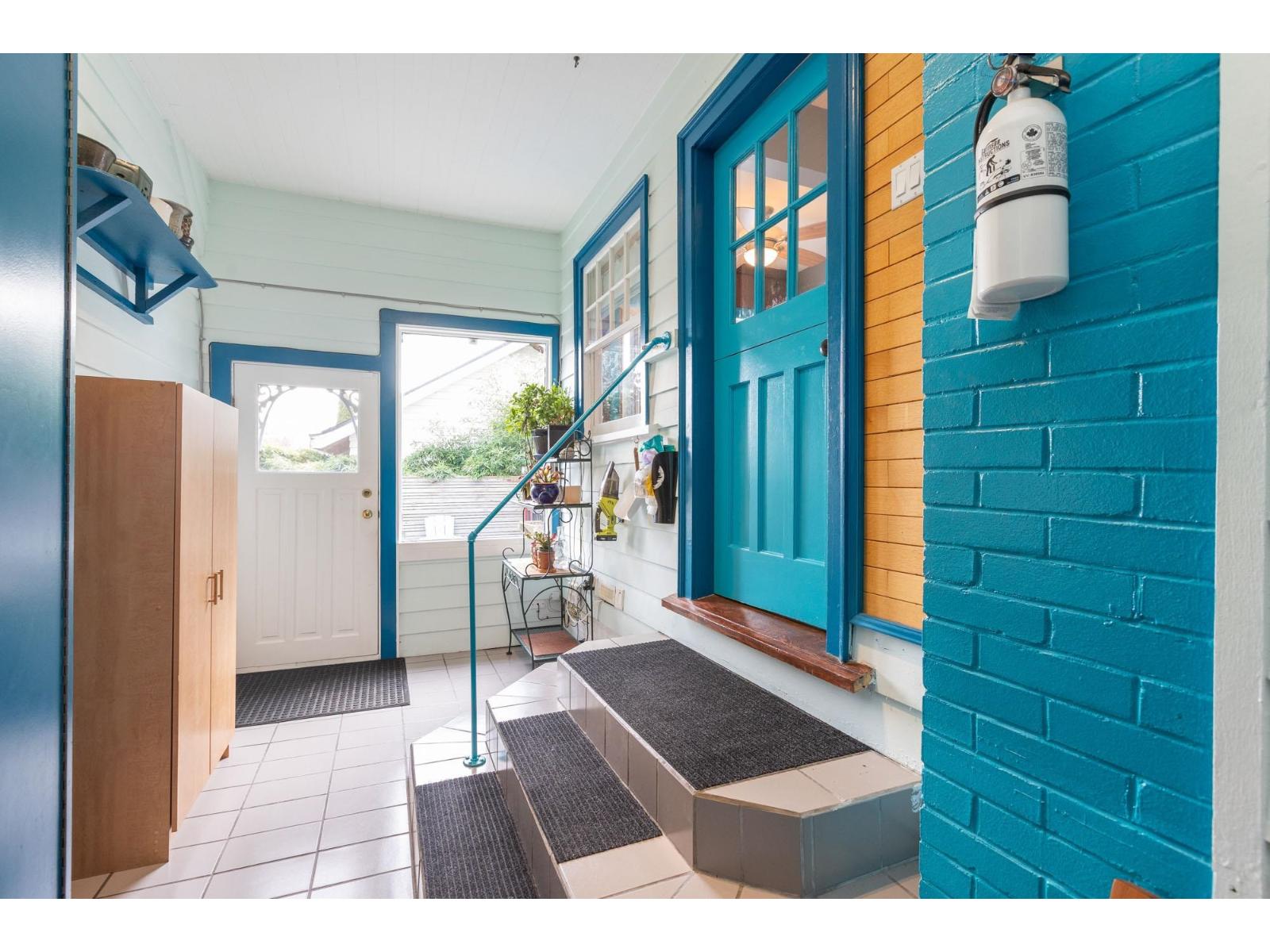 1196 HABGOOD STREET, White Rock