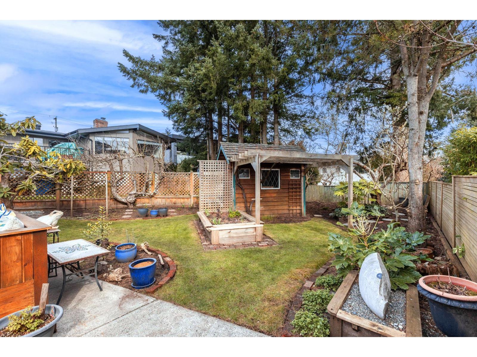 1196 HABGOOD STREET, White Rock