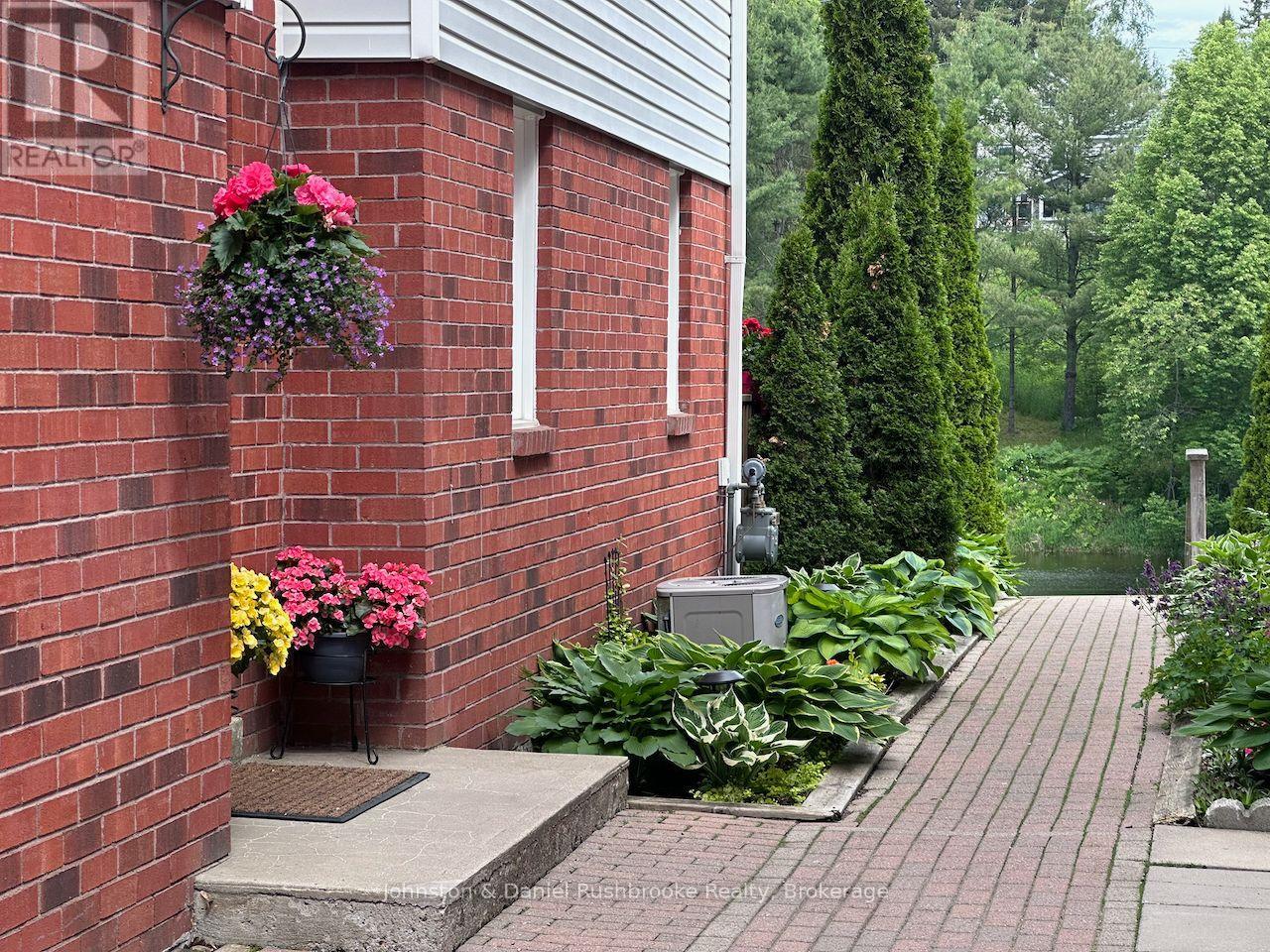 39 SHORELINE DRIVE - 38
