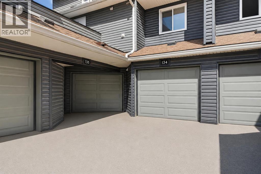 #134 48 Glamis Green SW - 1
