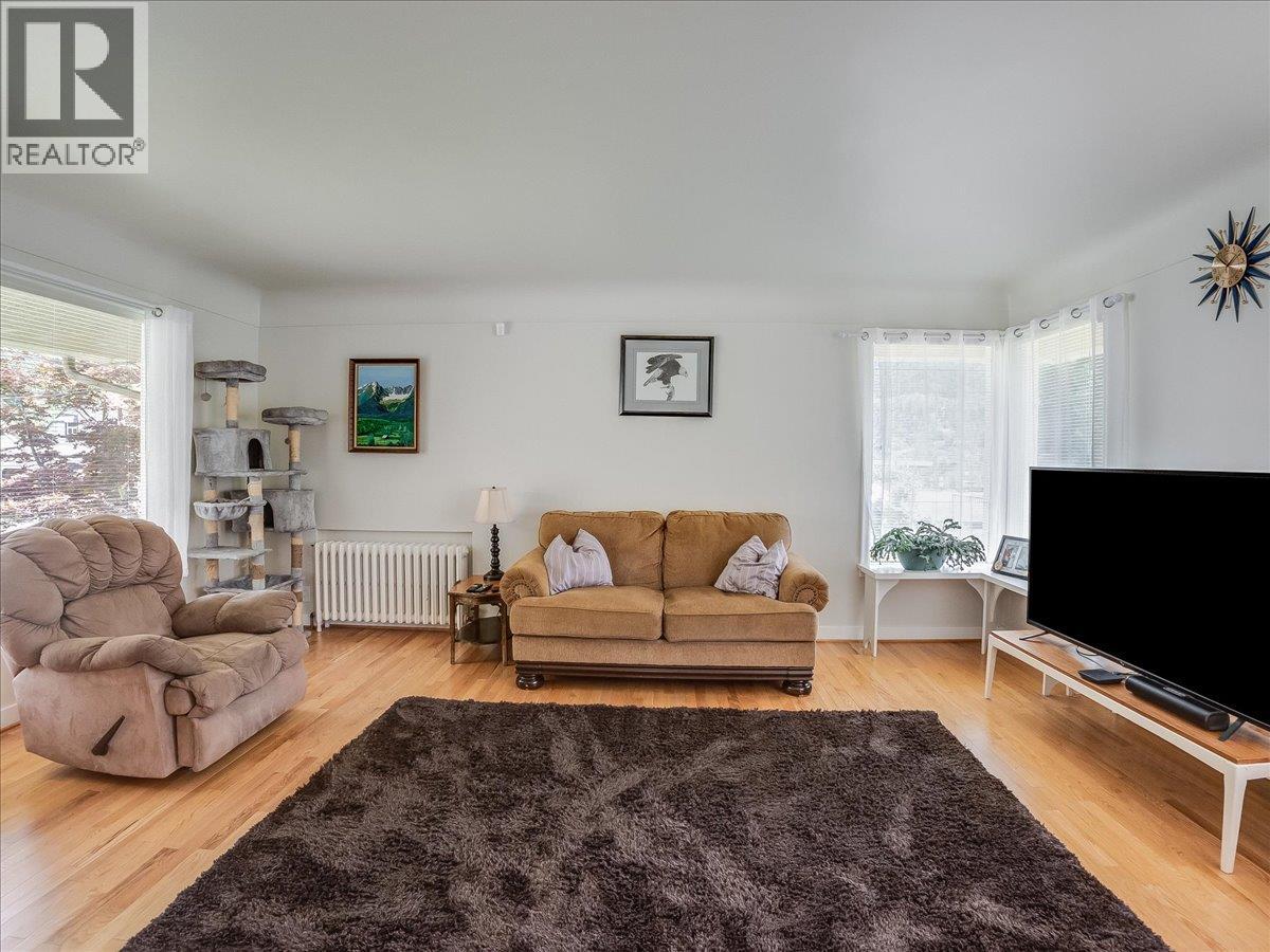 1120 Columbia Avenue - 10