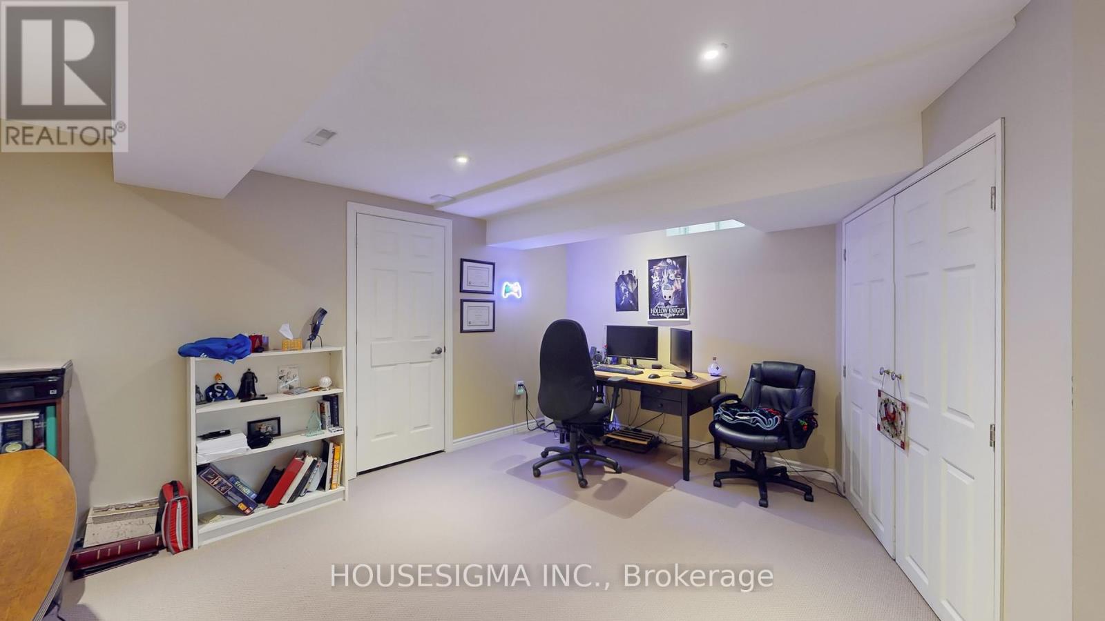 32 WILLOUGHBY WAY - 31