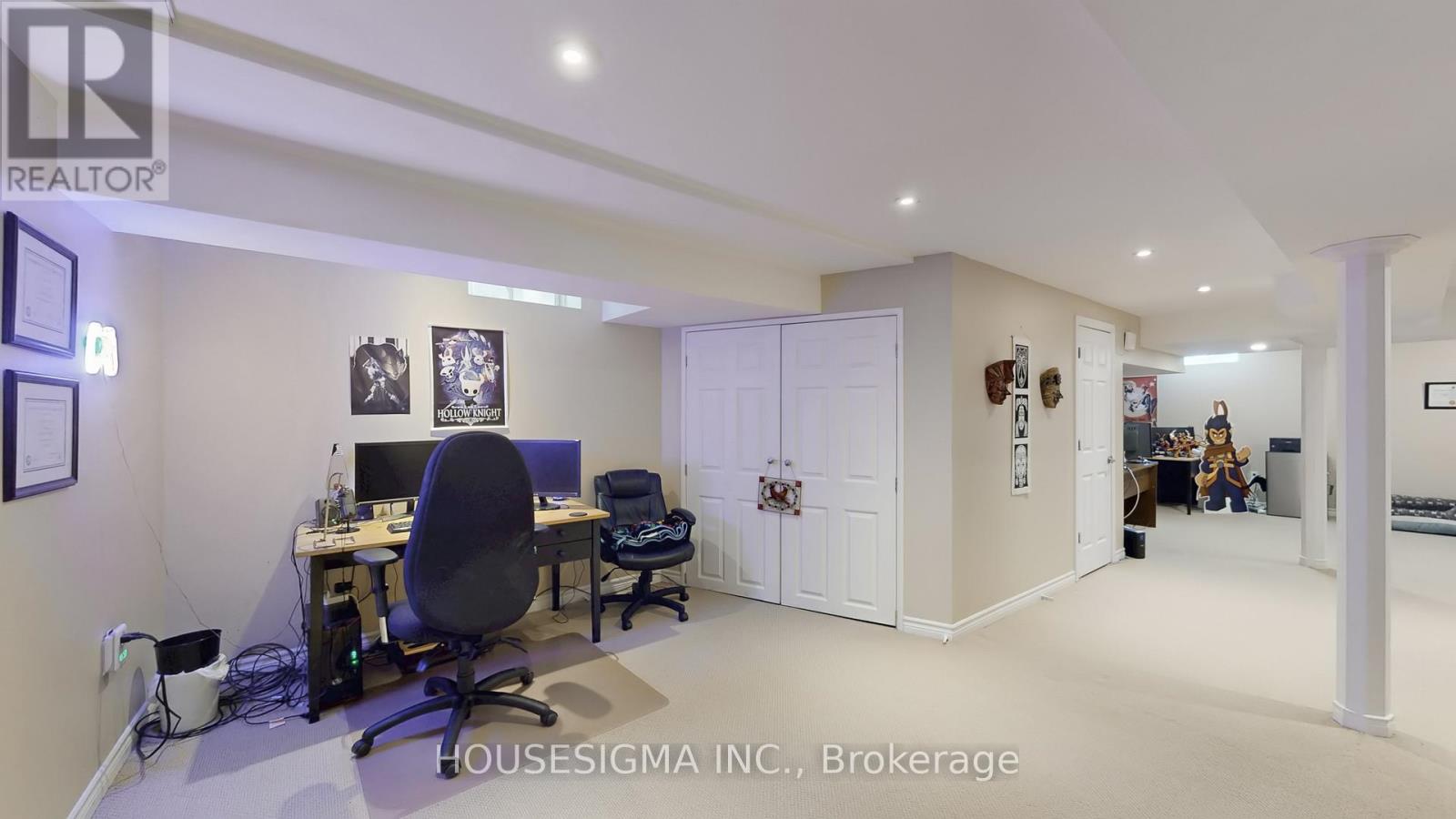 32 WILLOUGHBY WAY - 32