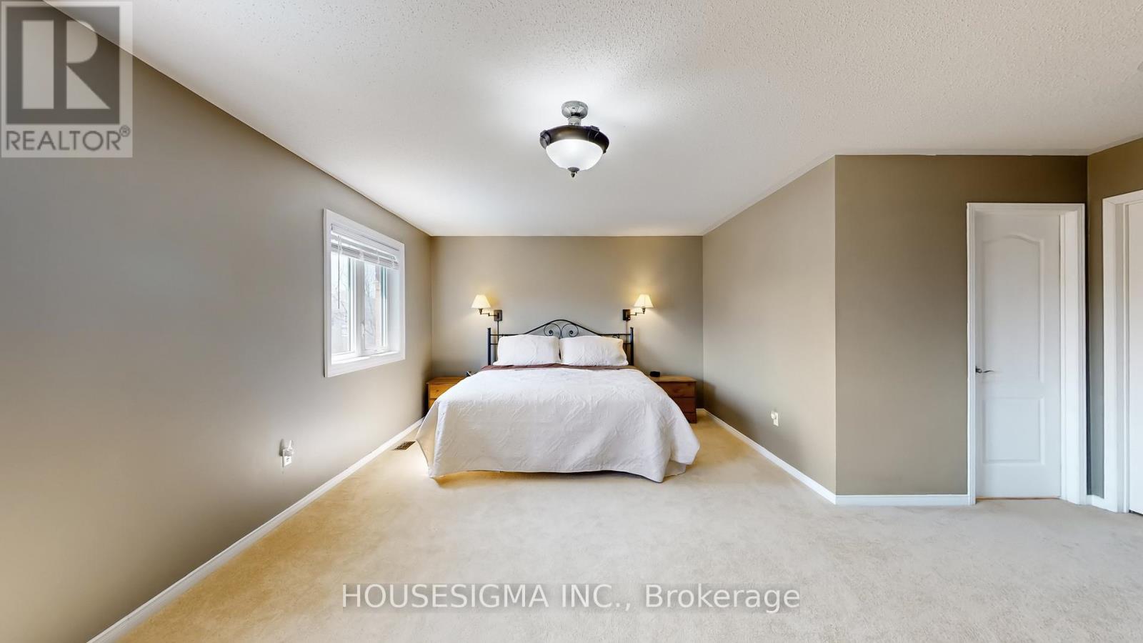 32 WILLOUGHBY WAY - 27