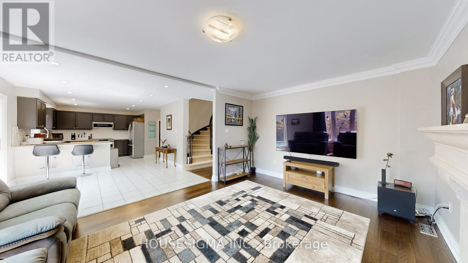 32 WILLOUGHBY WAY - 11