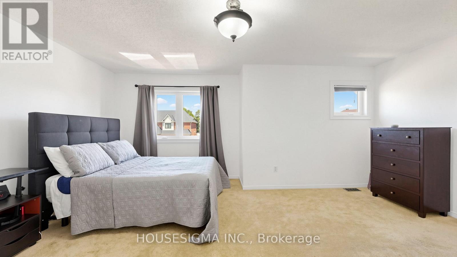 32 WILLOUGHBY WAY - 23