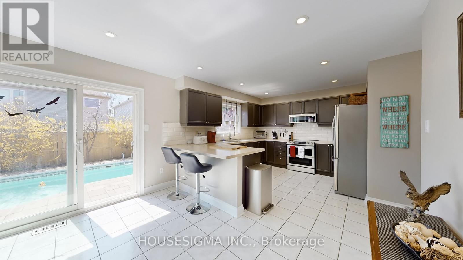 32 WILLOUGHBY WAY - 12