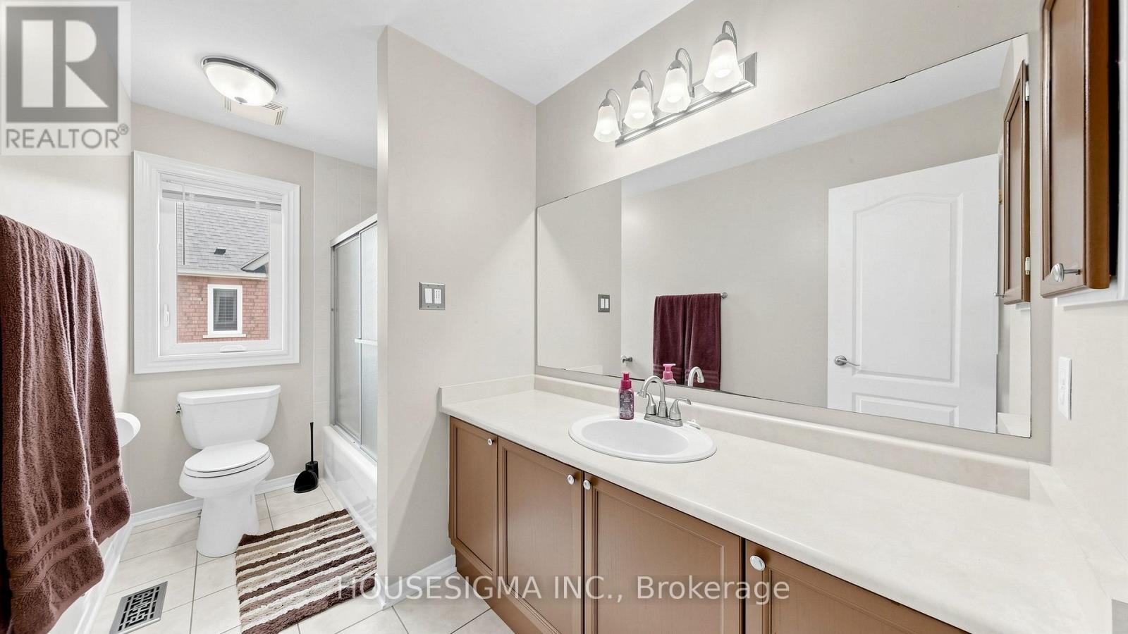 32 WILLOUGHBY WAY - 24