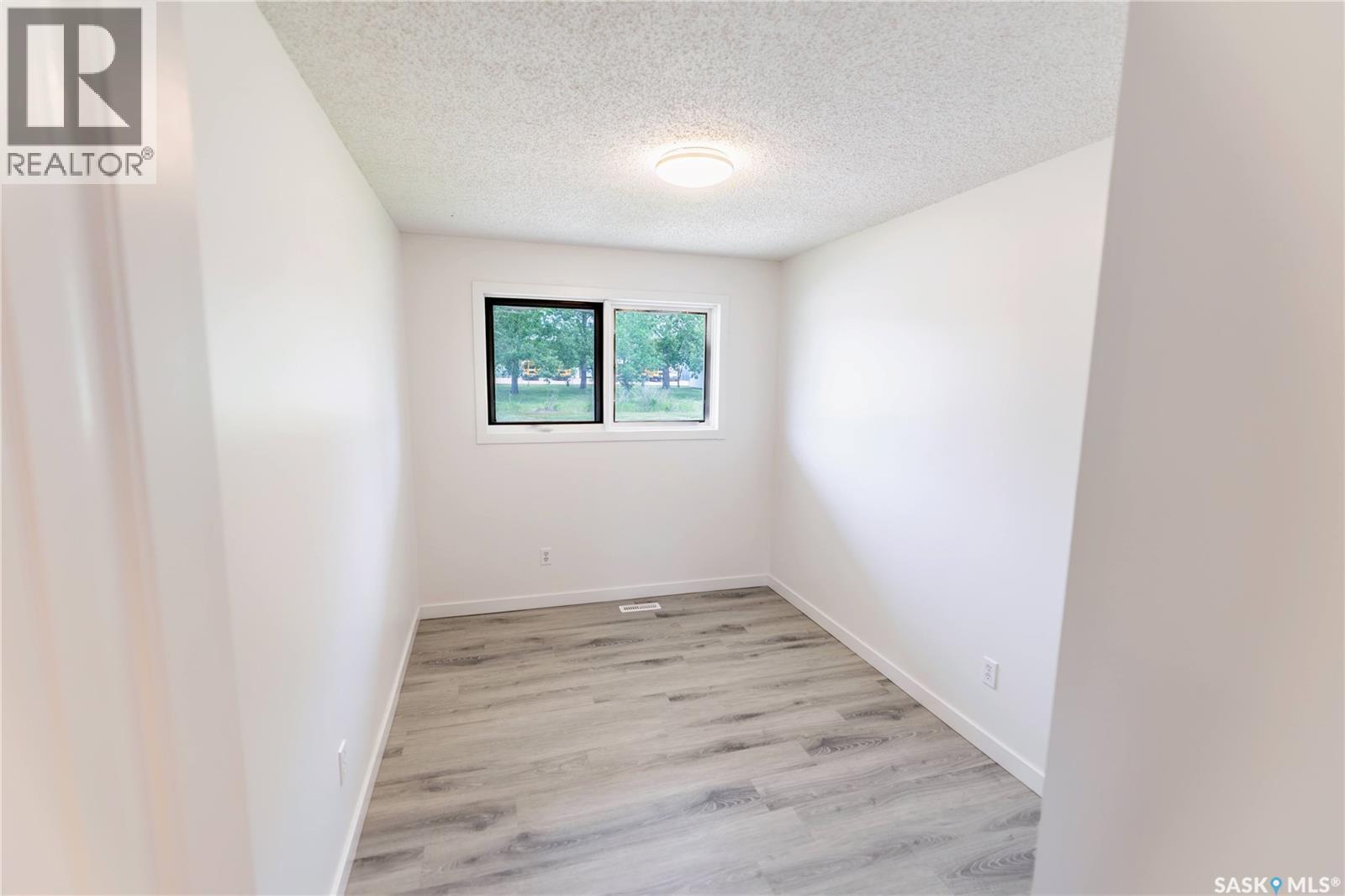 1415 Caribou STREET W - 23