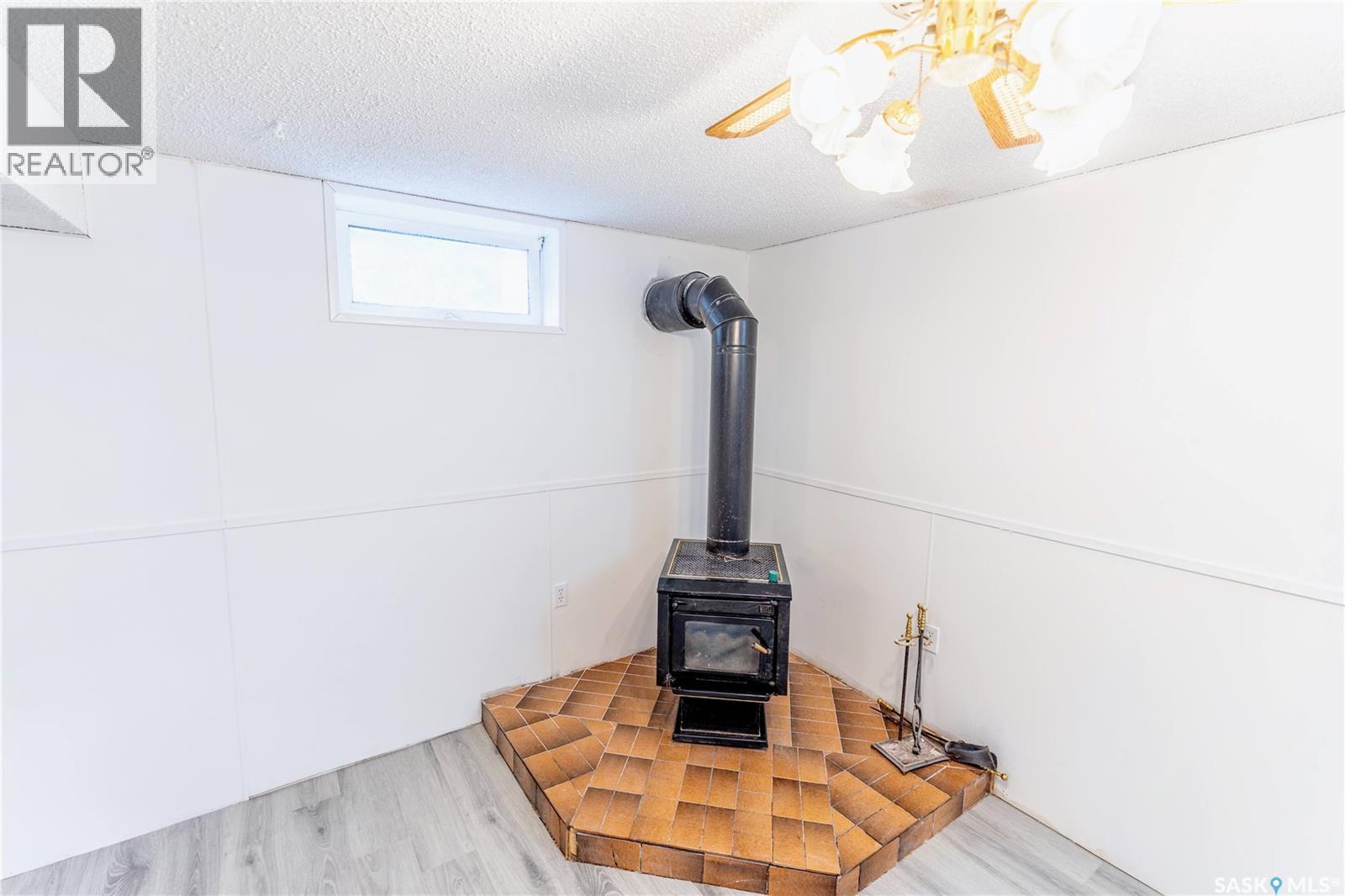 1415 Caribou STREET W - 27