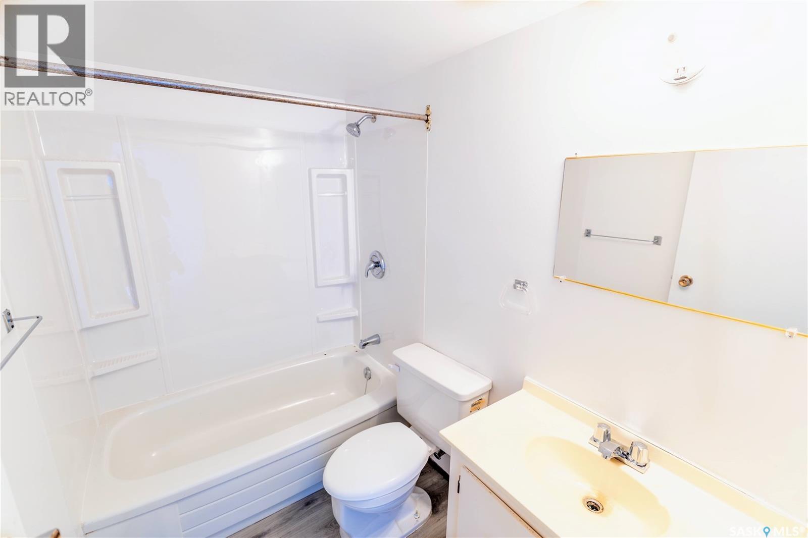 1415 Caribou STREET W - 28