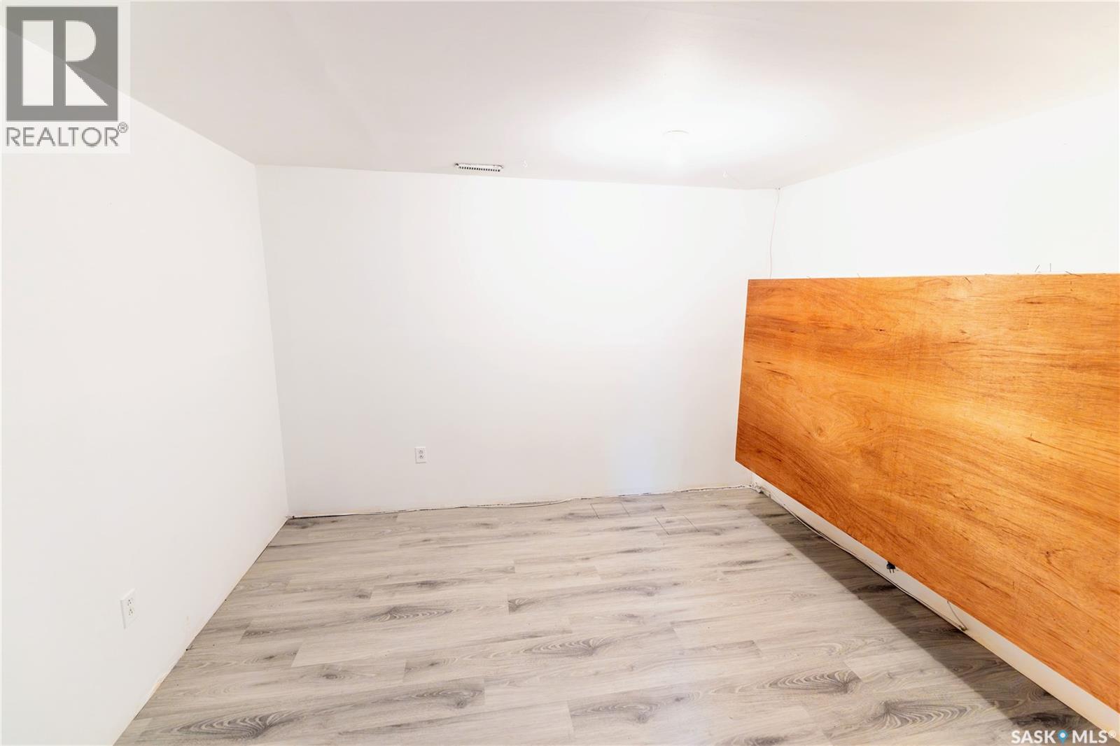 1415 Caribou STREET W - 30