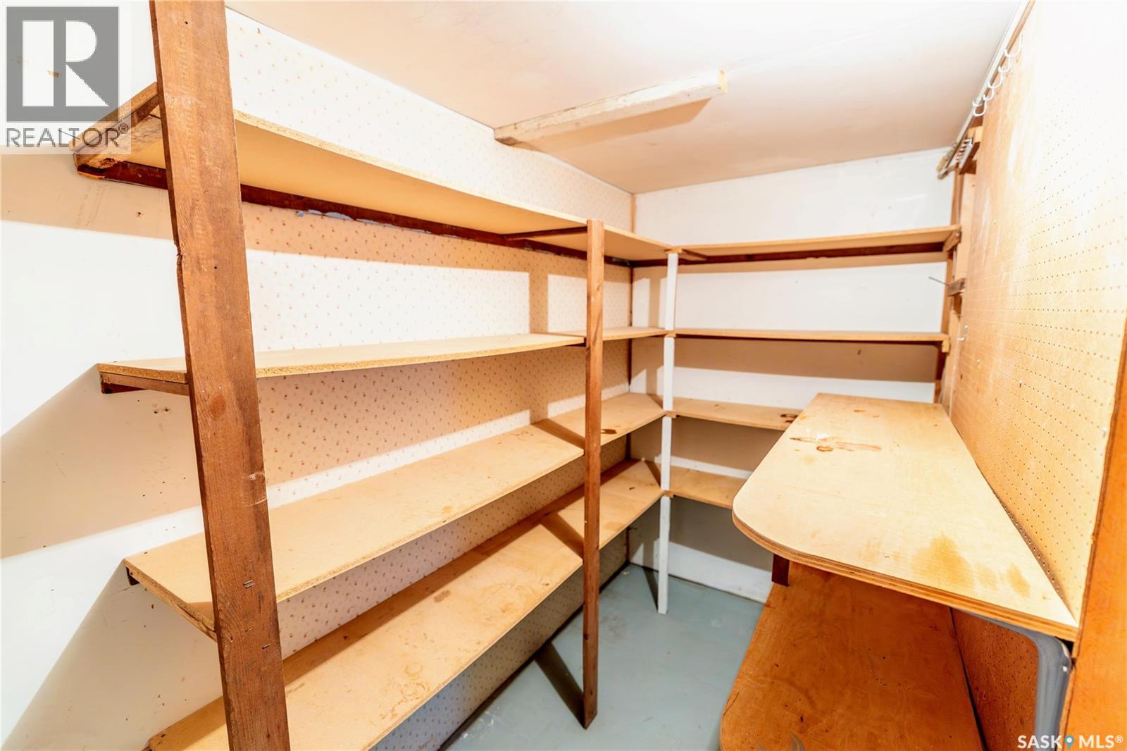 1415 Caribou STREET W - 32
