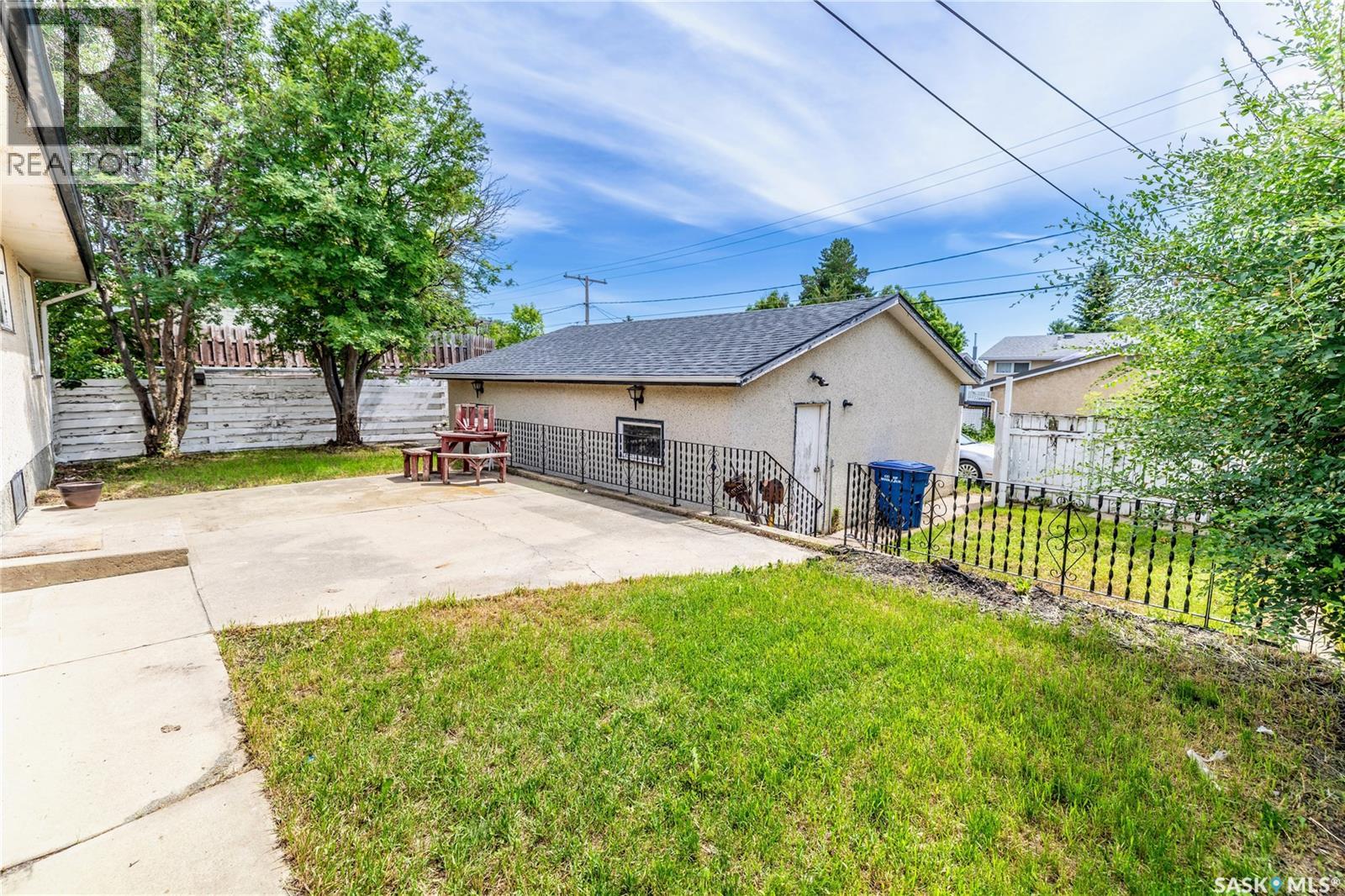 1415 Caribou STREET W - 35