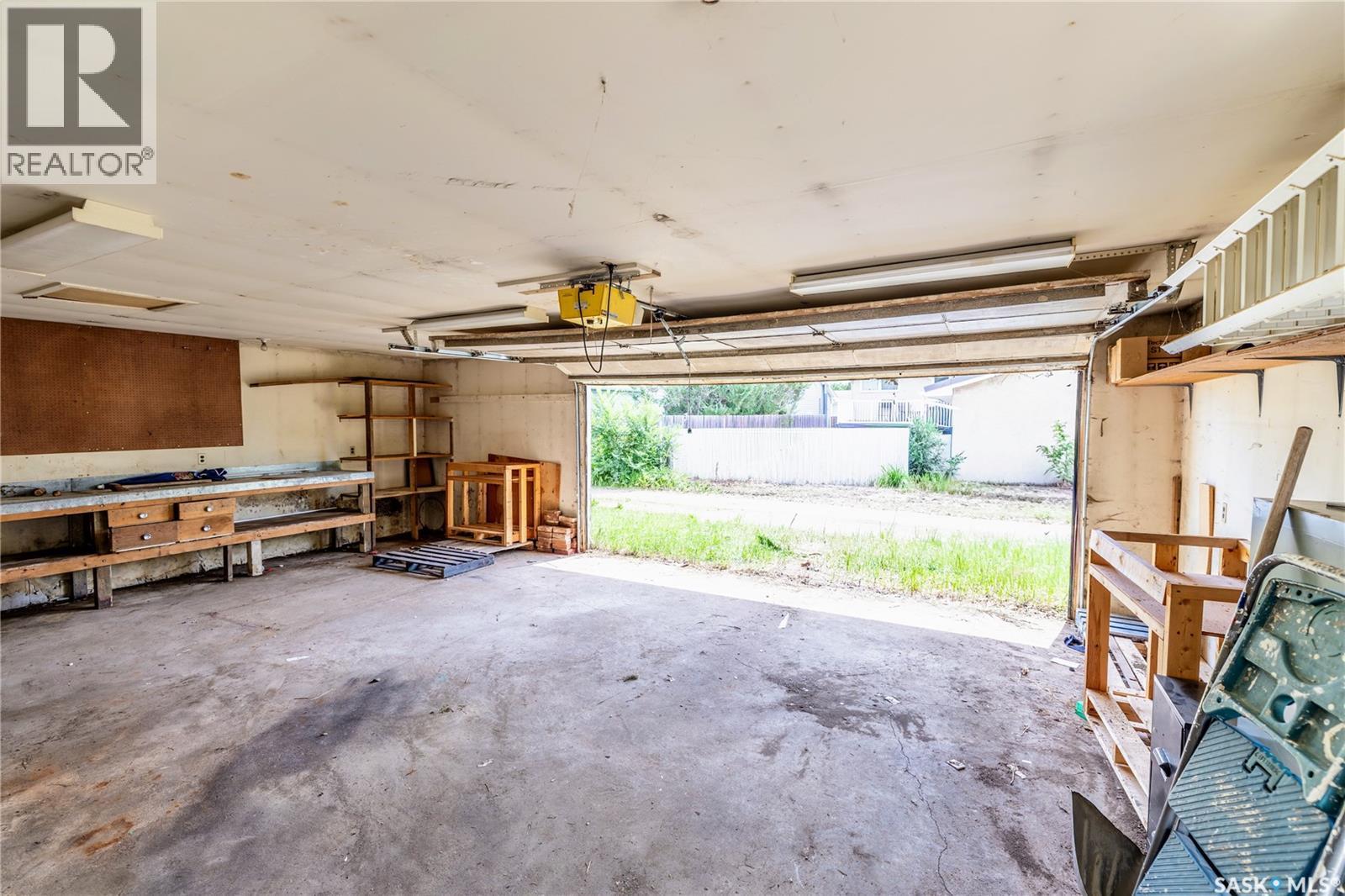1415 Caribou STREET W - 36