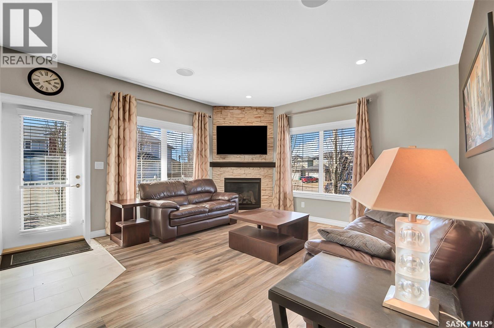 #102 Atton CRESCENT - 10