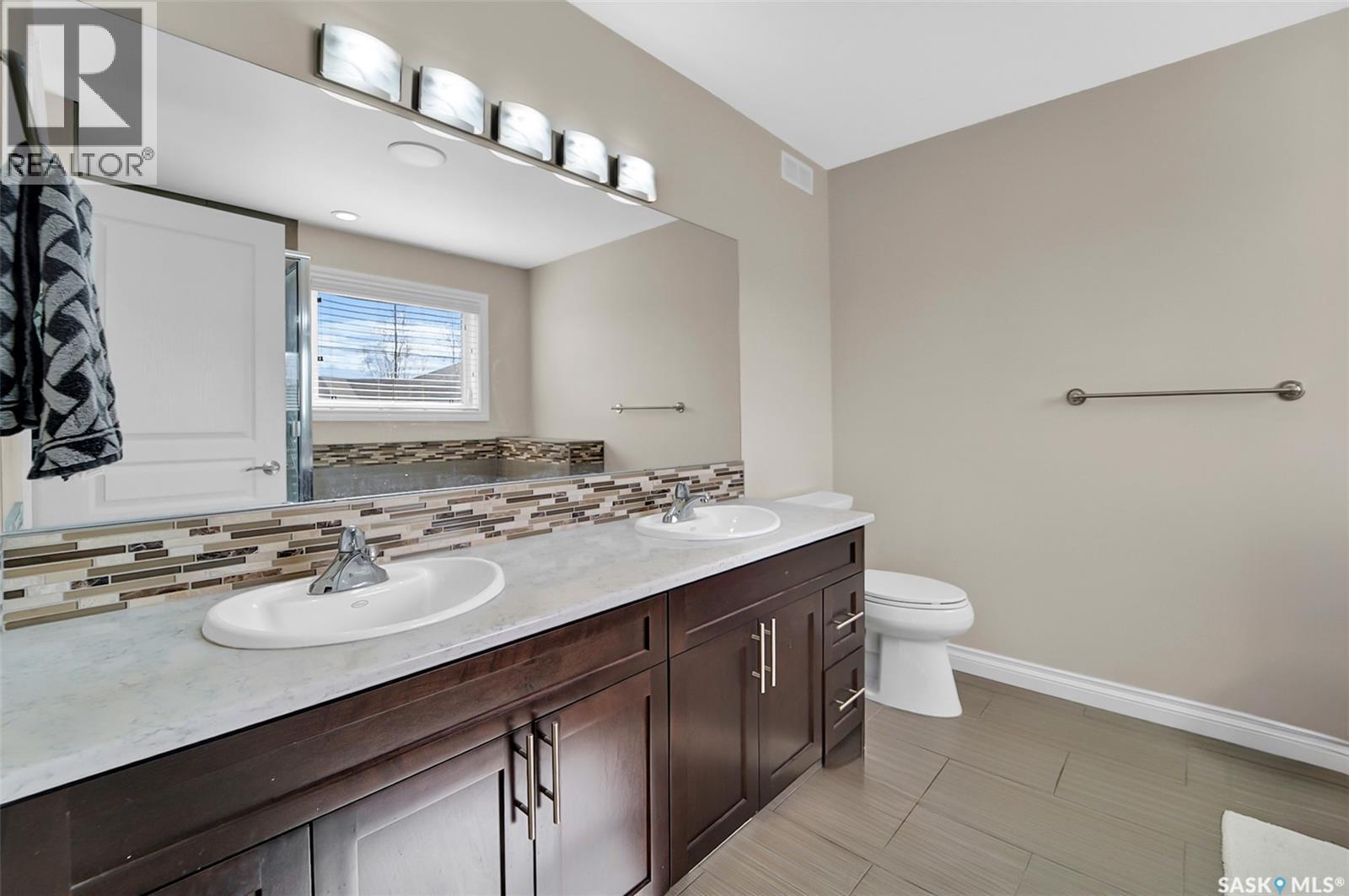 #102 Atton CRESCENT - 28