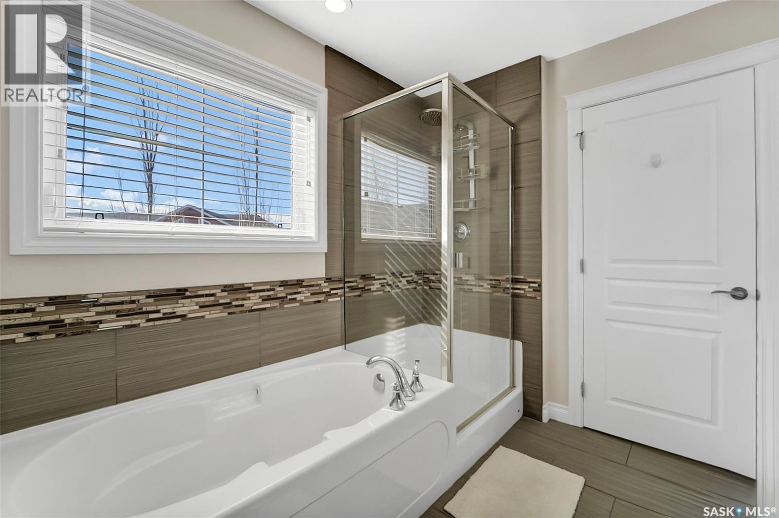 #102 Atton CRESCENT - 29