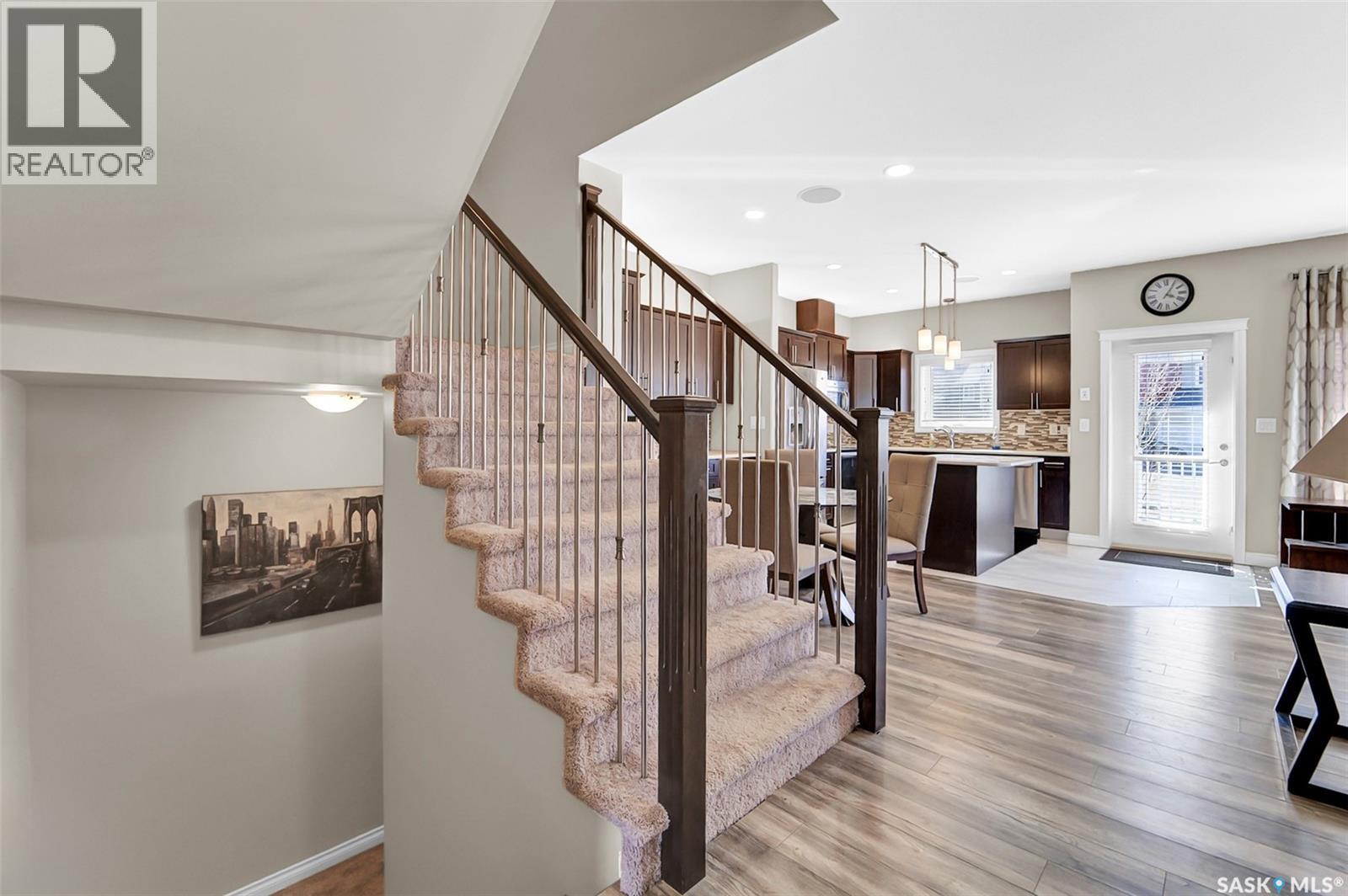 #102 Atton CRESCENT - 32