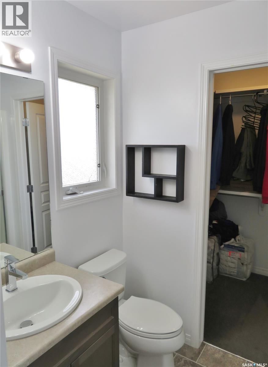 1214 Rempel CRESCENT - 11
