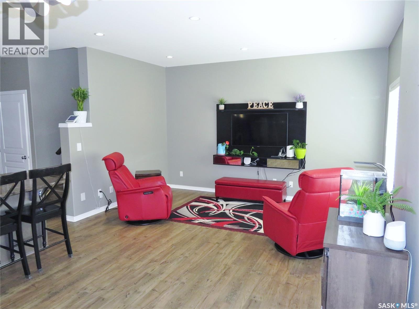 1214 Rempel CRESCENT - 5