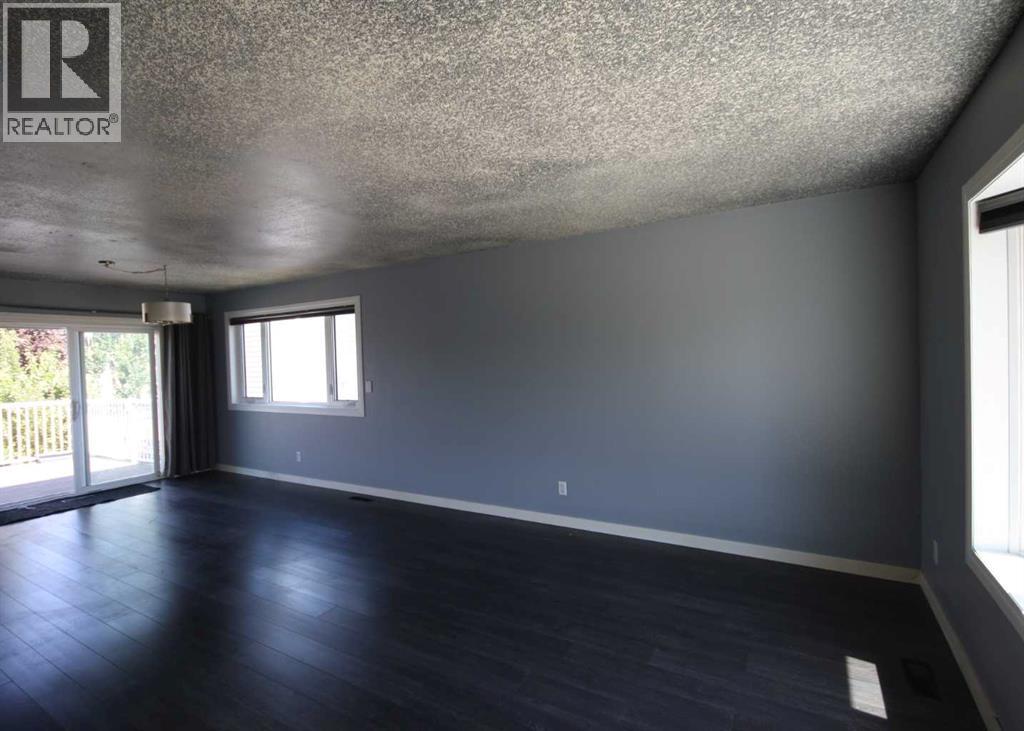 209 Strathaven Bay - 8
