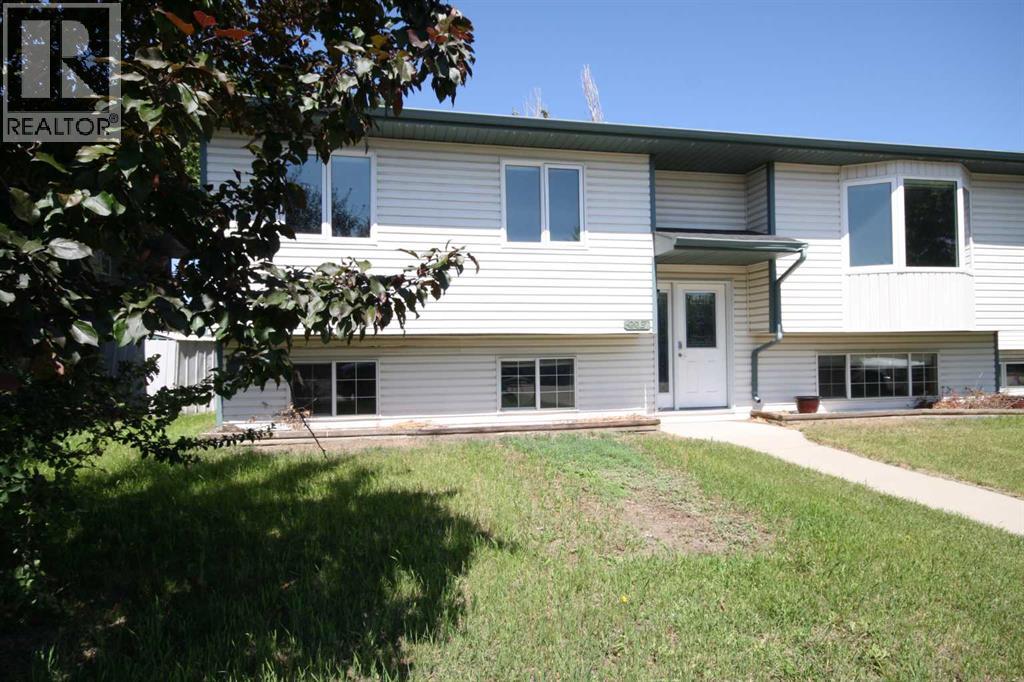 209 Strathaven Bay - 2