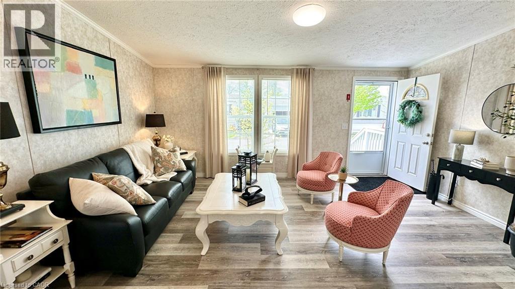 4 CRICKLEWOOD Crescent - 14
