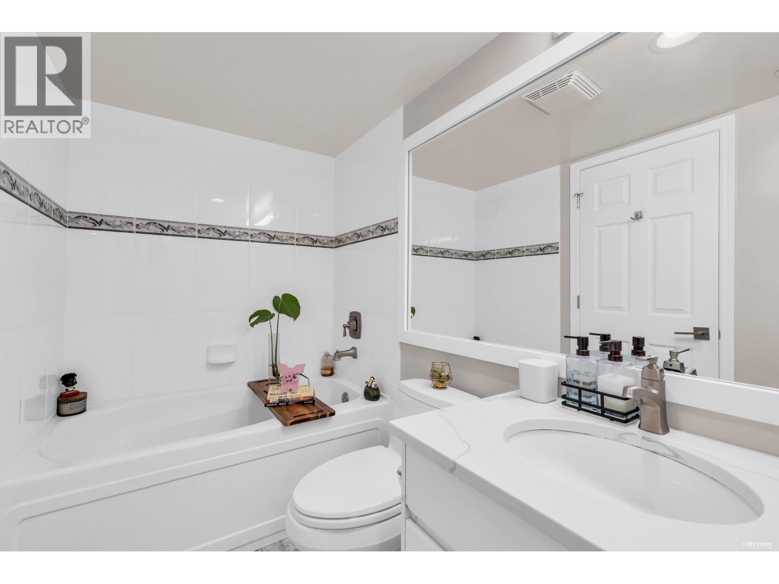 2 Bed, 2 Bath House for Sale in Vancouver – 1904 1088 QUEBEC STREET, Vancouver – MLS# R3145621 - Image 19