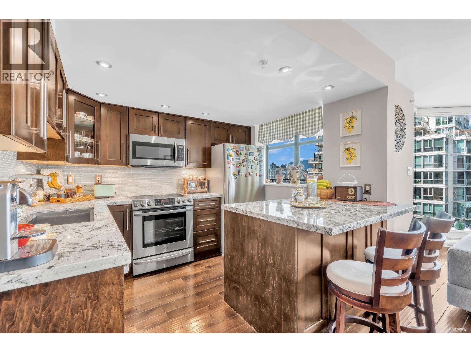 2 Bed, 2 Bath House for Sale in Vancouver – 1904 1088 QUEBEC STREET, Vancouver – MLS# R3145621 - Image 12