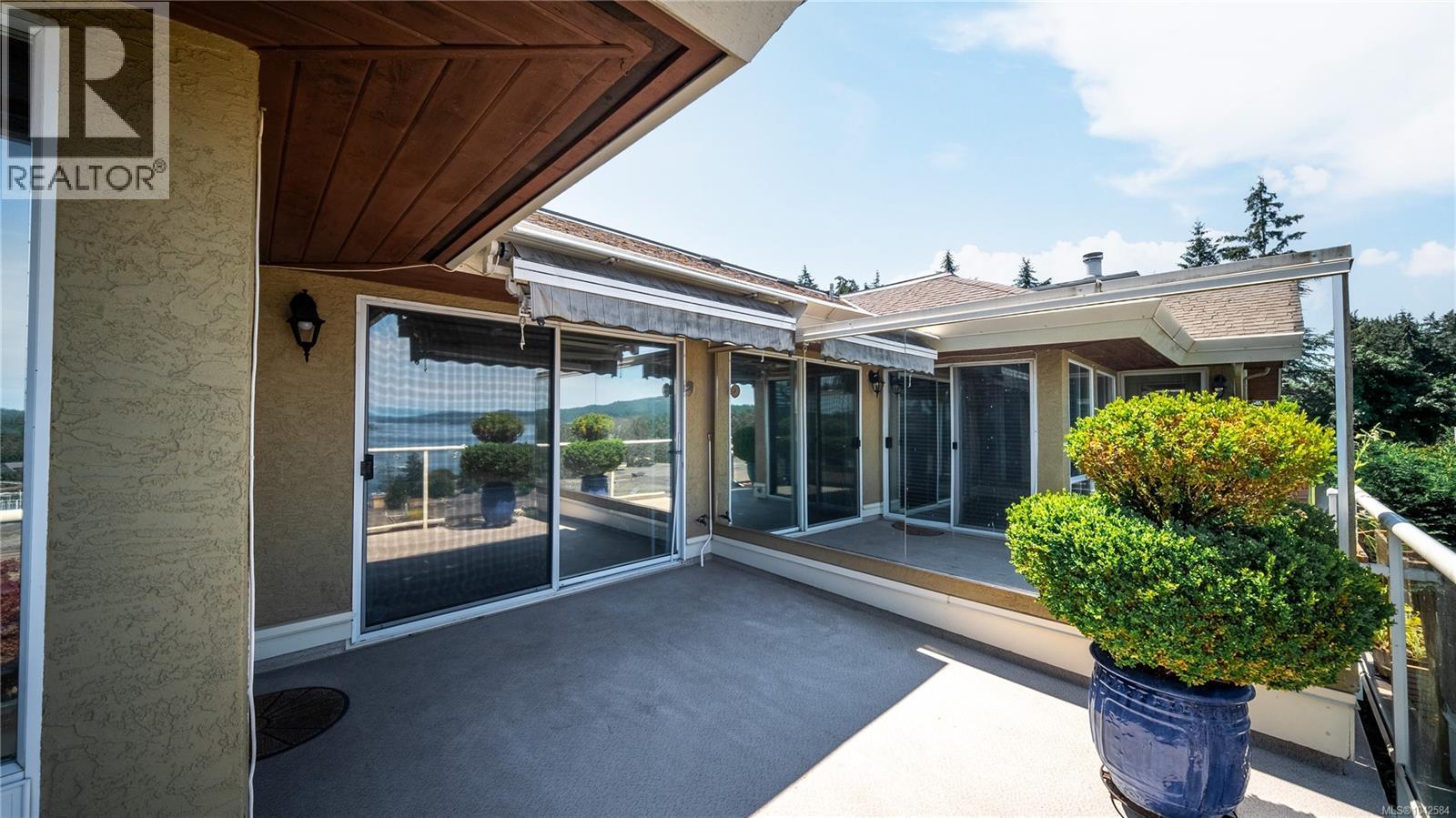 #304 6880 Wallace Dr - 27