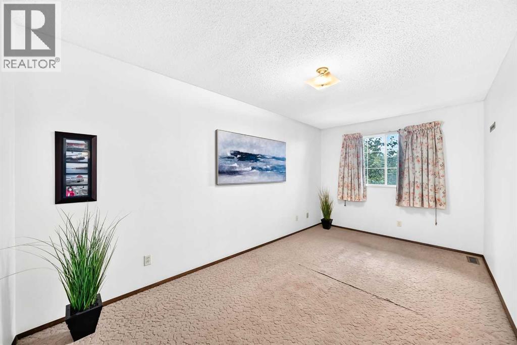 #58 175 Manora Place NE - 22