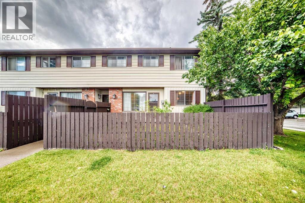 #58 175 Manora Place NE - 2