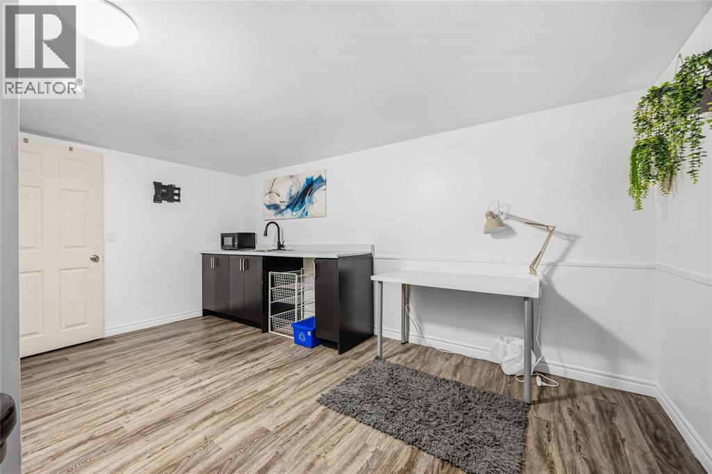 #2B 205 FANE STREET - 16