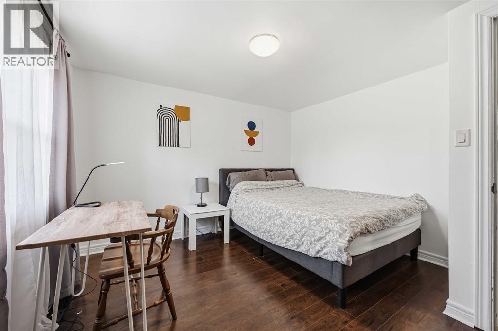 #2B 205 FANE STREET - 18