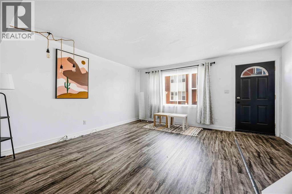 #2B 205 FANE STREET - 4