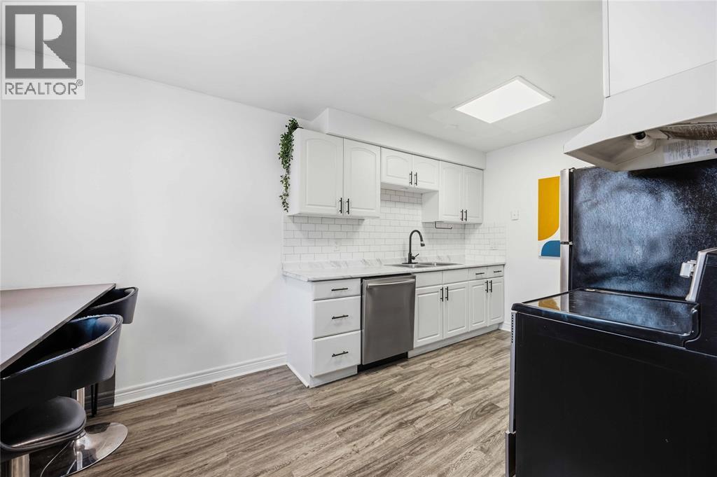 #2B 205 FANE STREET - 8