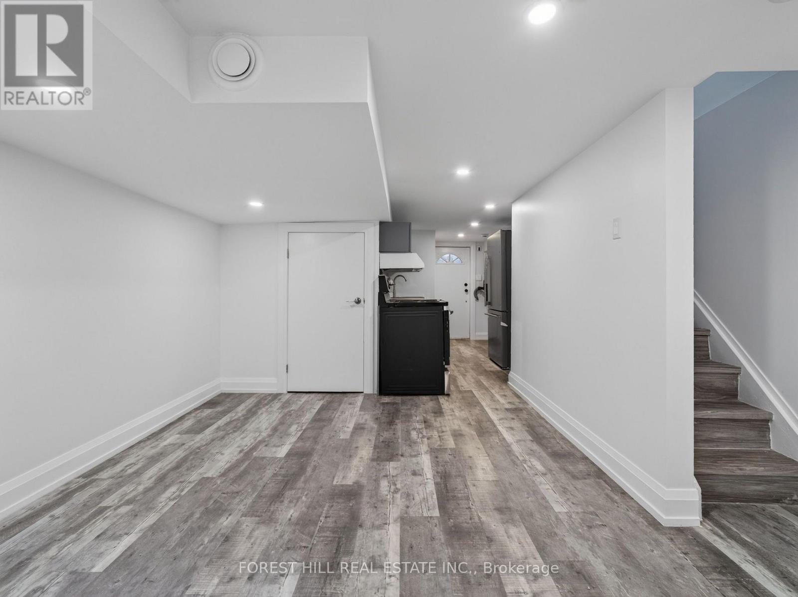 54 CHATHAM AVENUE - 32