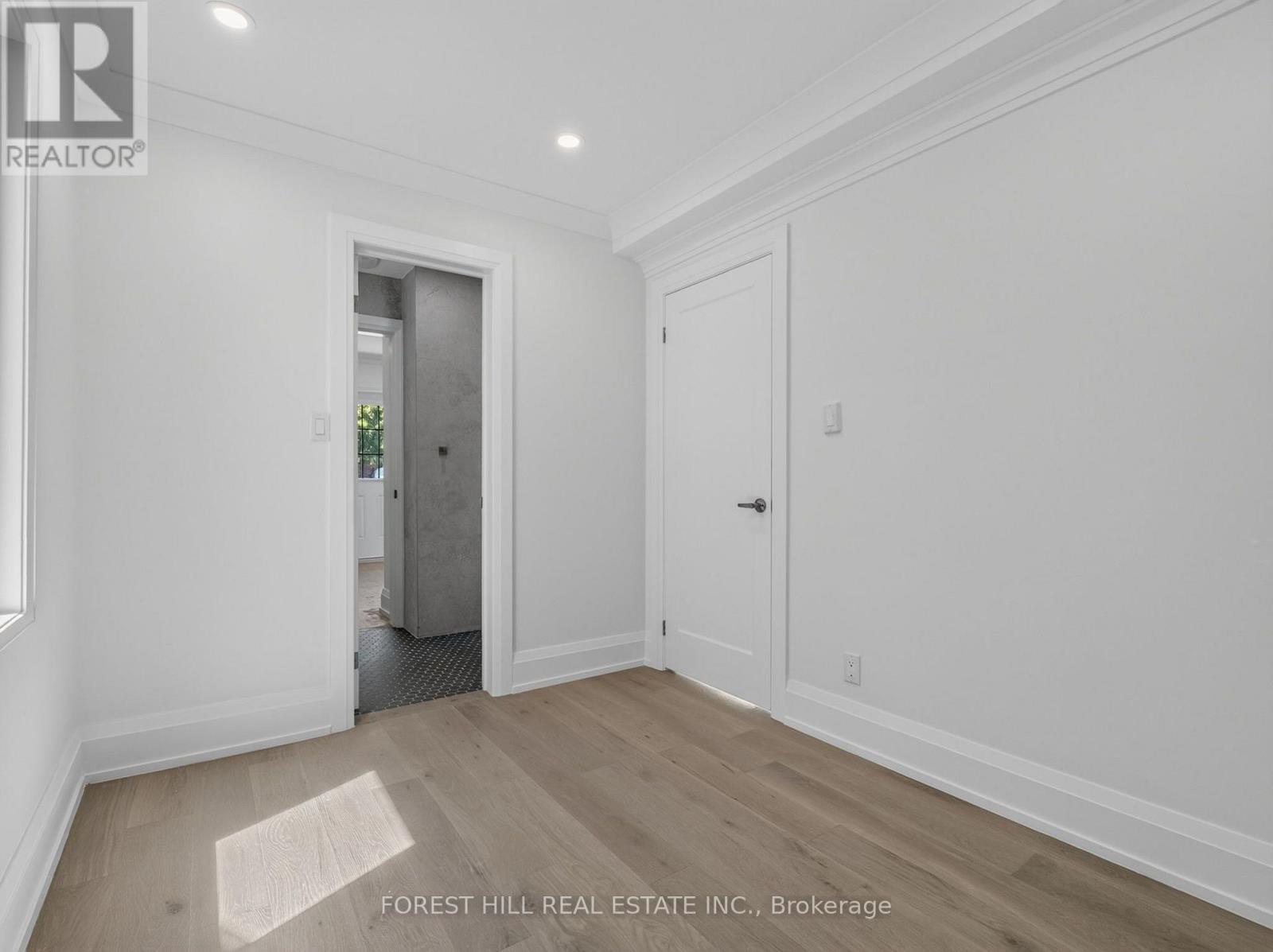 54 CHATHAM AVENUE - 24