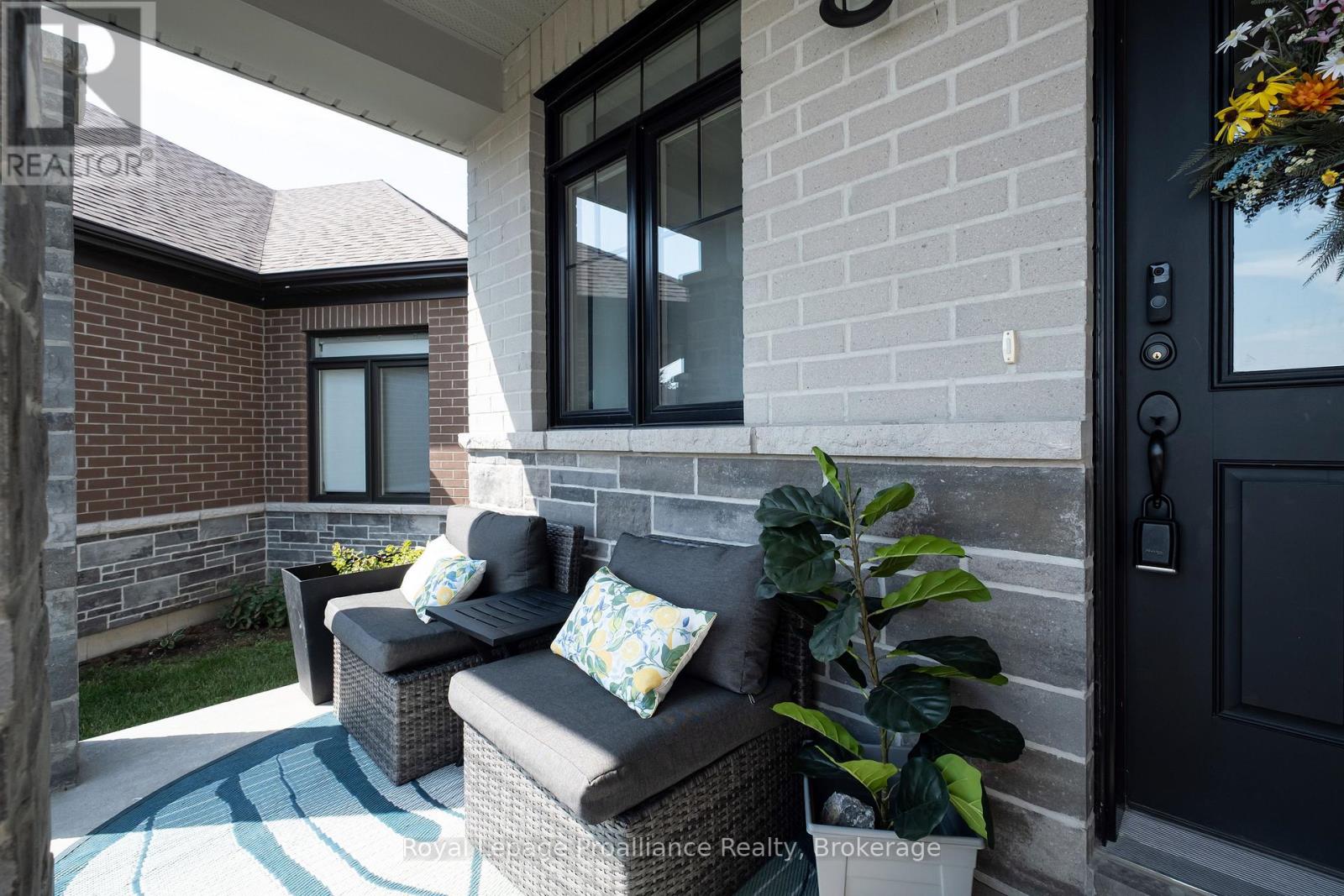 14 ATHABASKA DRIVE - 6