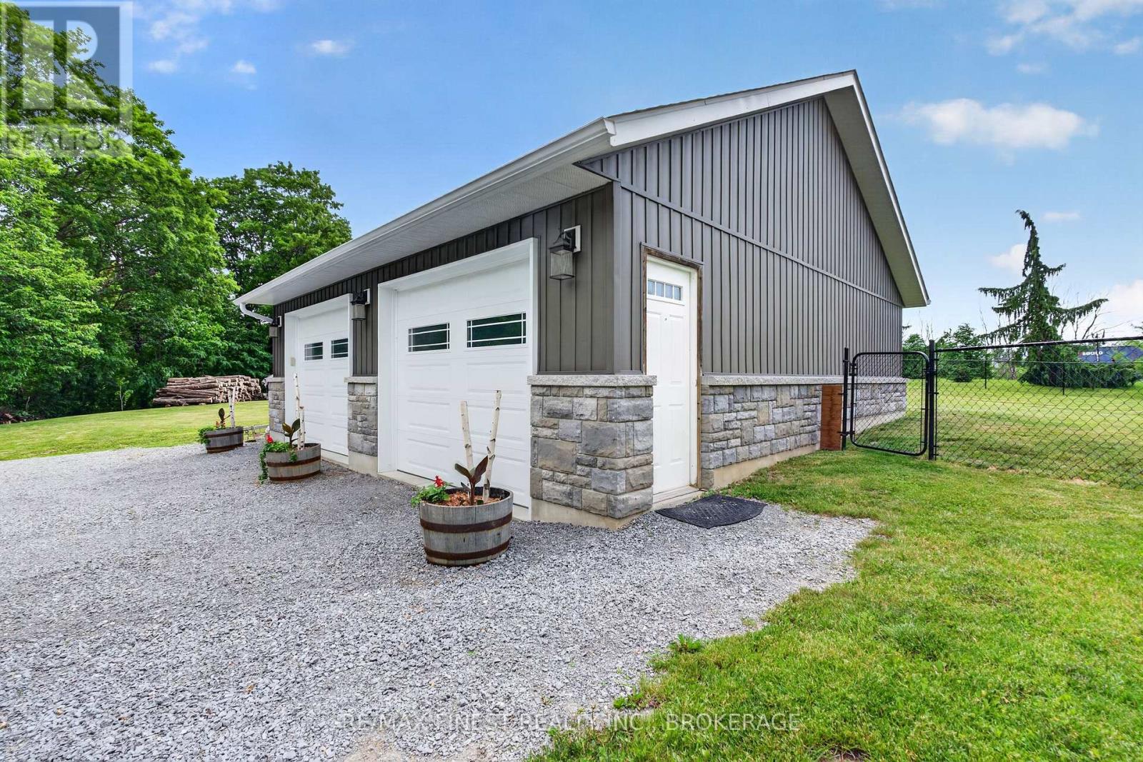 1415 RICKARDS ROAD - 31