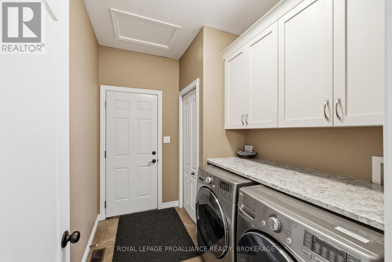 1224 CARFA CRESCENT - 24