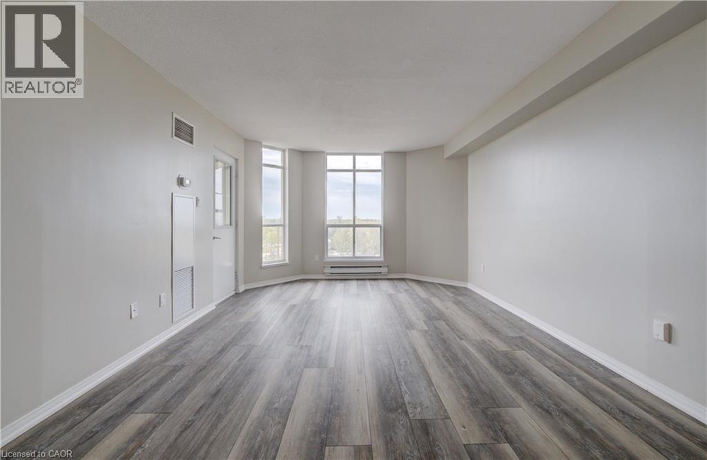 #802 1414 KING Street E - 13