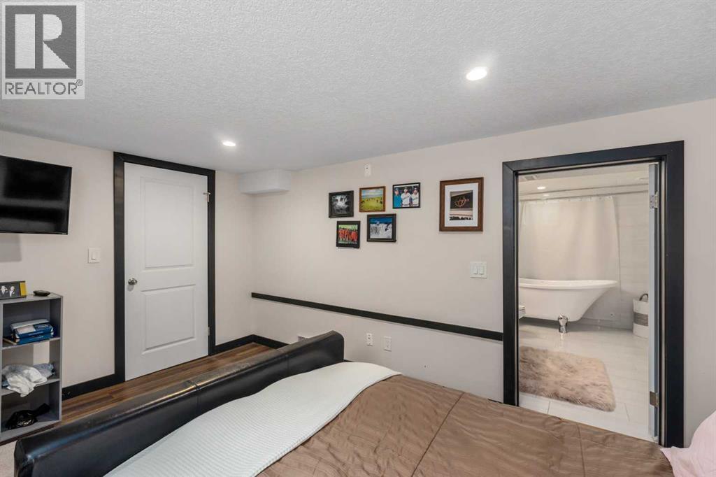 3035 4 Street SW - 22