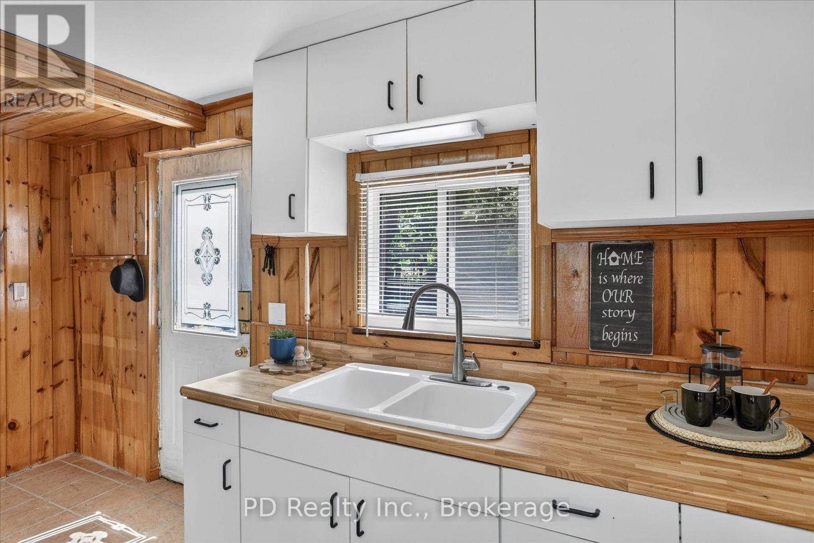 35 WESTVIEW DRIVE - 11