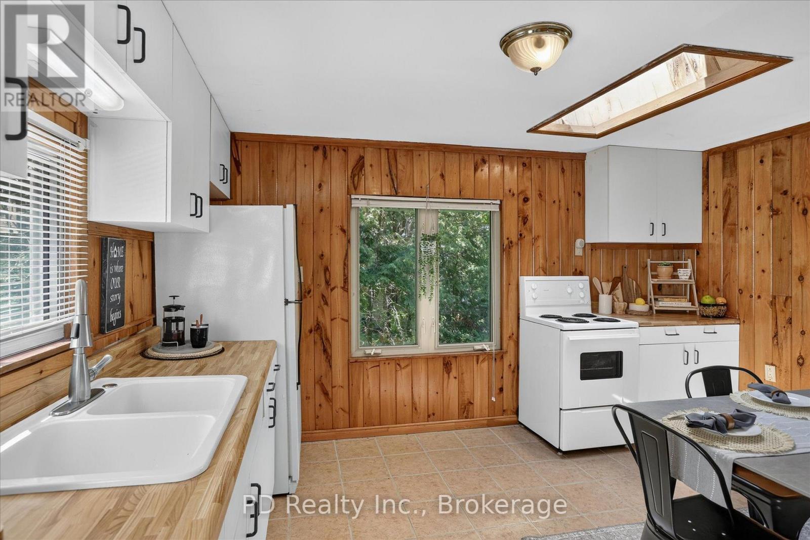 35 WESTVIEW DRIVE - 12
