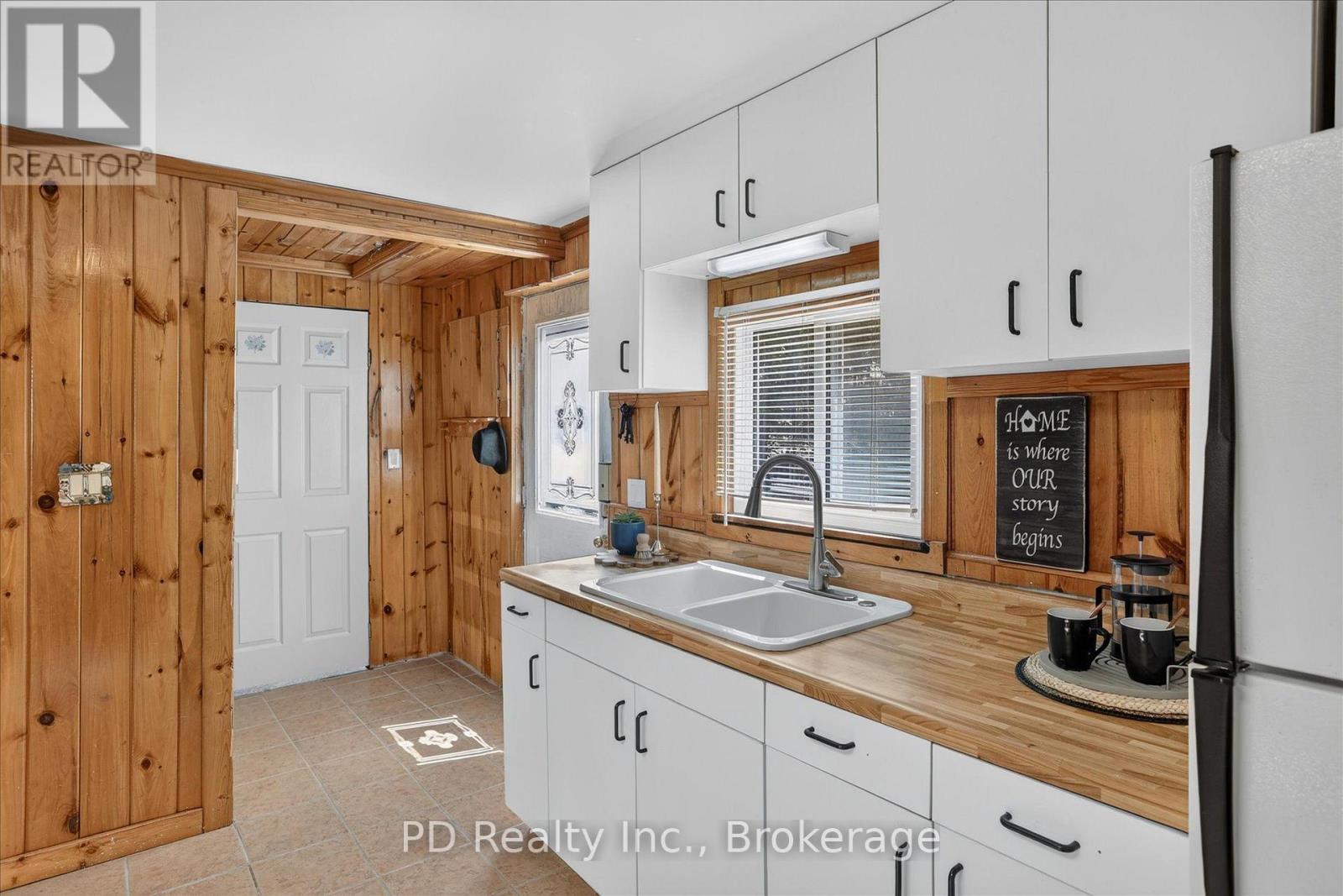 35 WESTVIEW DRIVE - 14