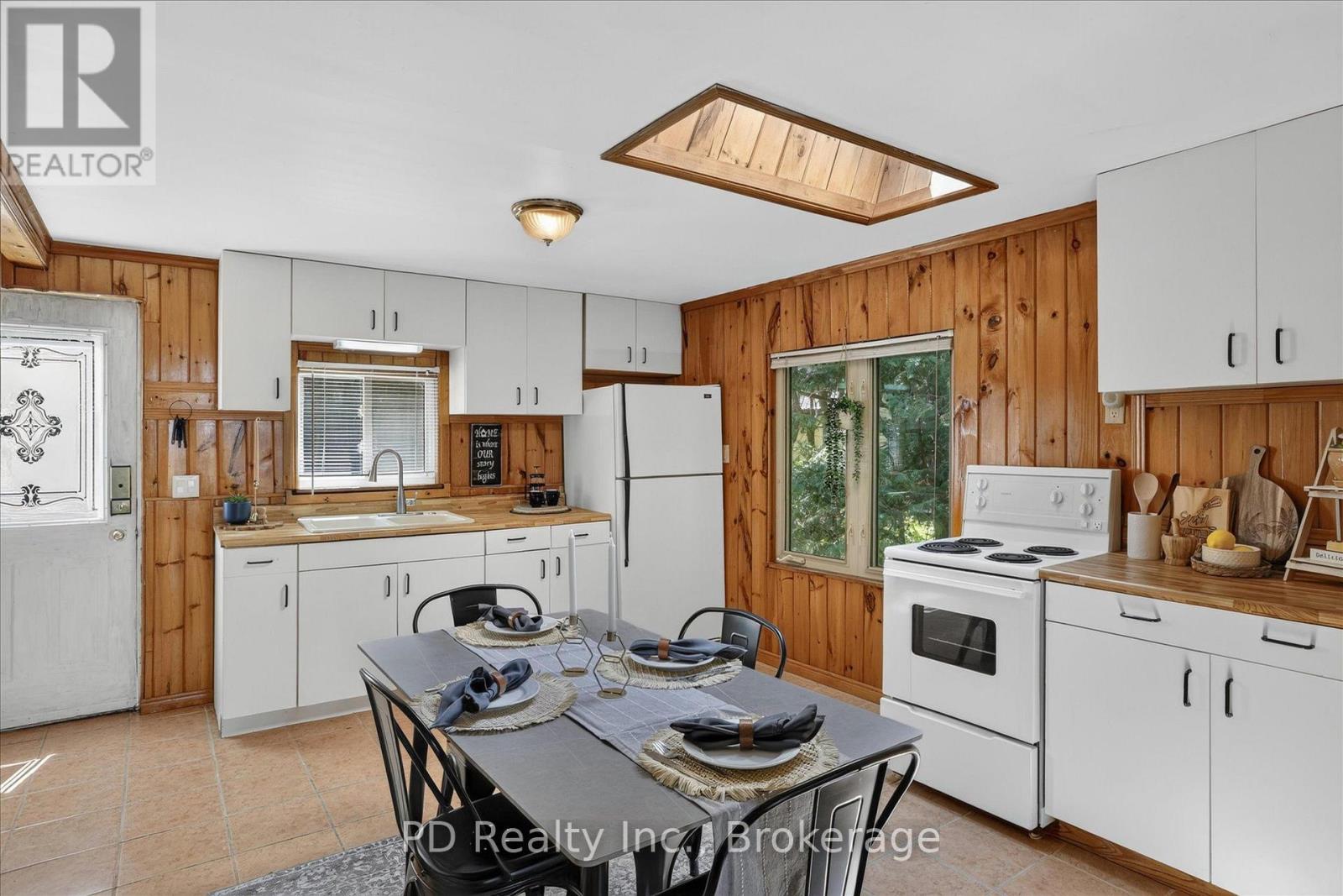35 WESTVIEW DRIVE - 17